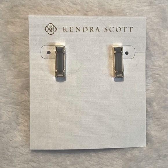 Kendra Scott Jewelry - NWT! KENDRA SCOTT Lady Stud Earrings Matte Gold